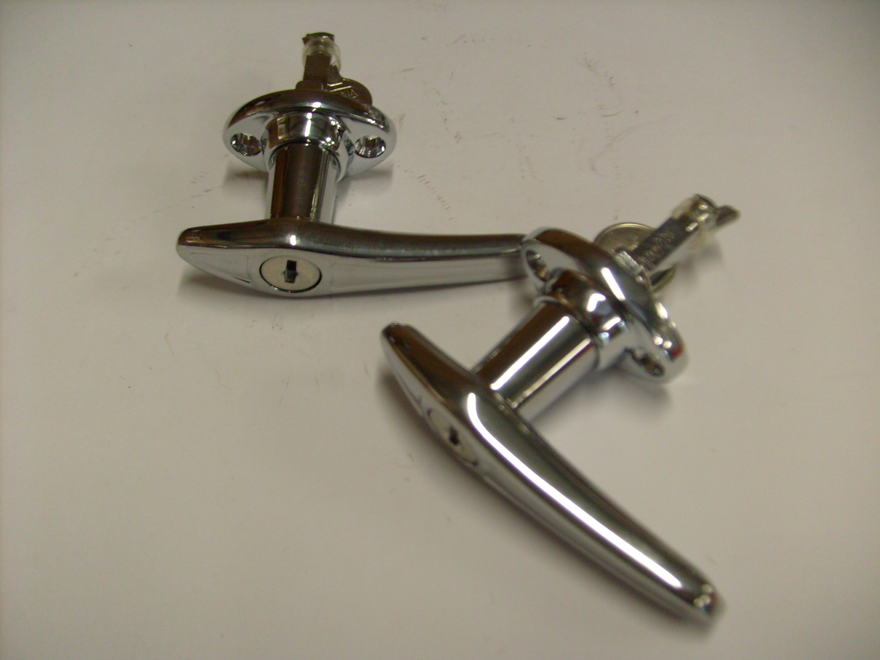 DOOR HANDLE EXTERIOR LOCKING 192829 Early Times Autos